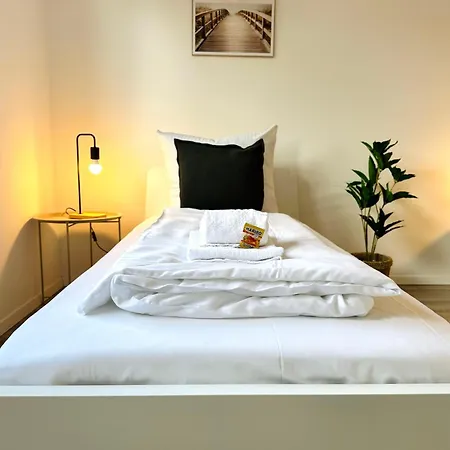 Apartment Großzügige - 6 Personen-3 Schlafzimmer- Parkplatz- Waschmaschine-2 Balkone Wolfsburg