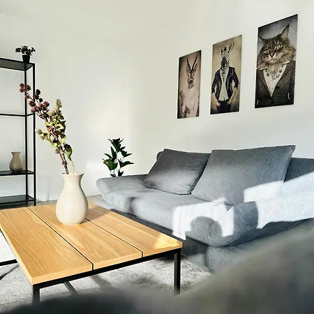 Großzügige - 6 Personen-3 Schlafzimmer- Parkplatz- Waschmaschine-2 Balkone *