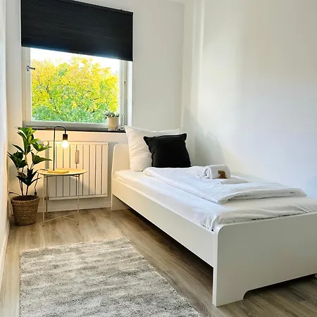 Großzügige - 6 Personen-3 Schlafzimmer- Parkplatz- Waschmaschine-2 Balkone