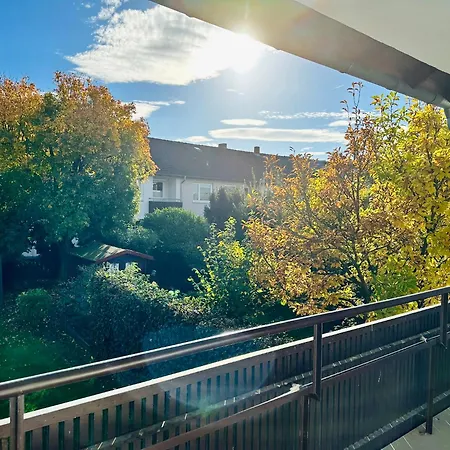 Großzügige - 6 Personen-3 Schlafzimmer- Parkplatz- Waschmaschine-2 Balkone Apartment *
