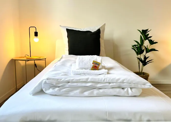 公寓 Grosszuegige - 6 Personen-3 Schlafzimmer- Parkplatz- Waschmaschine-2 Balkone 沃尔夫