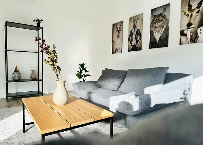 Grosszuegige - 6 Personen-3 Schlafzimmer- Parkplatz- Waschmaschine-2 Balkone *