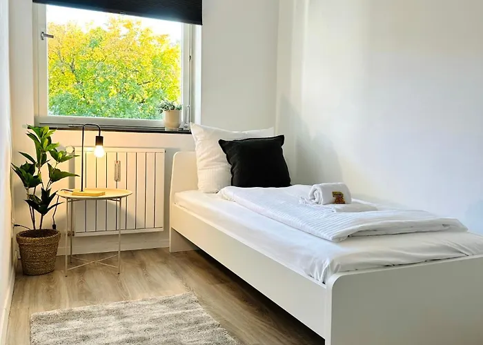 Grosszuegige - 6 Personen-3 Schlafzimmer- Parkplatz- Waschmaschine-2 Balkone