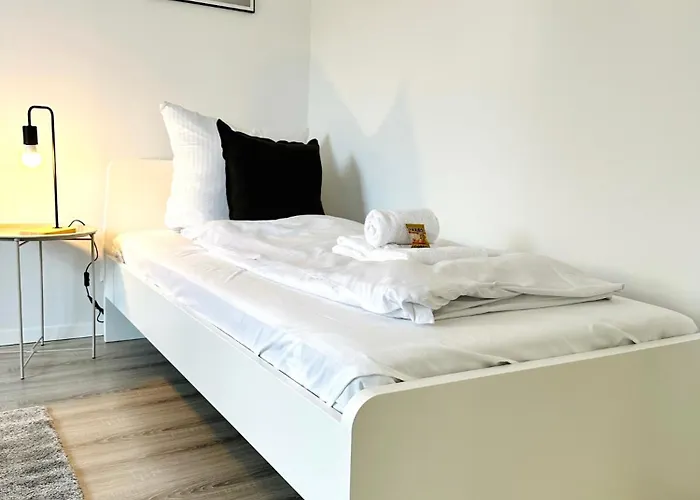 Grosszuegige - 6 Personen-3 Schlafzimmer- Parkplatz- Waschmaschine-2 Balkone 沃尔夫