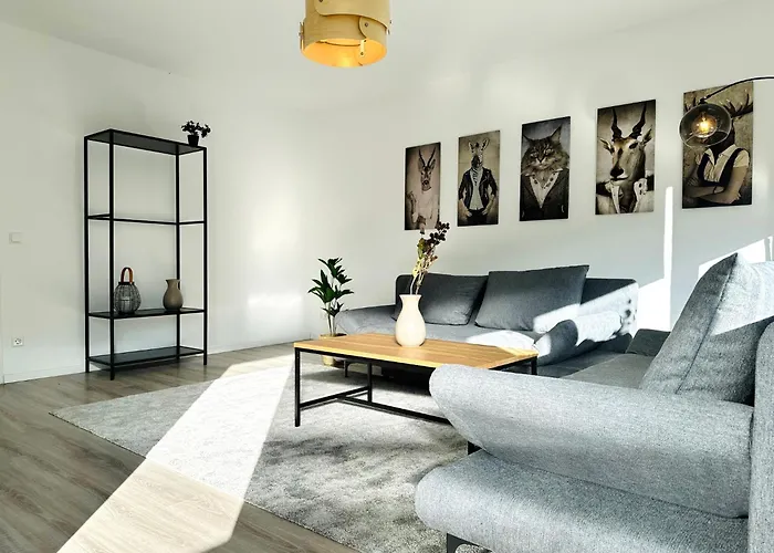 Grosszuegige - 6 Personen-3 Schlafzimmer- Parkplatz- Waschmaschine-2 Balkone 公寓 *